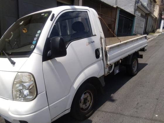 KIA BONGO 2.7 K-2700 4X2 CS DIESEL 2P MANUAL KIA BONGO 2.7 K-2700 4X2 CS DIESEL 2P MANUAL